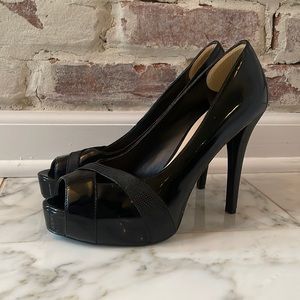 Guess “Gwhershe” Patent Leather Peep-toe Pumps size 8